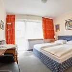 Guest house Hotel-pension Elfi 2*